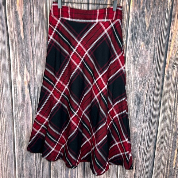 Red & Black Plaid Skirt- Size 4 - Picture 1 of 8